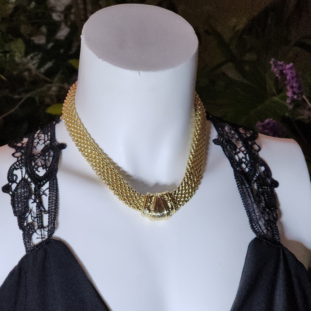 Stunning Vintage Gold Toned Mesh Statement Necklace Magnetic Clasp In Front
